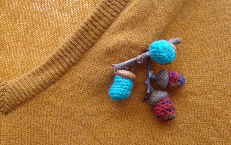 broche gland au crochet